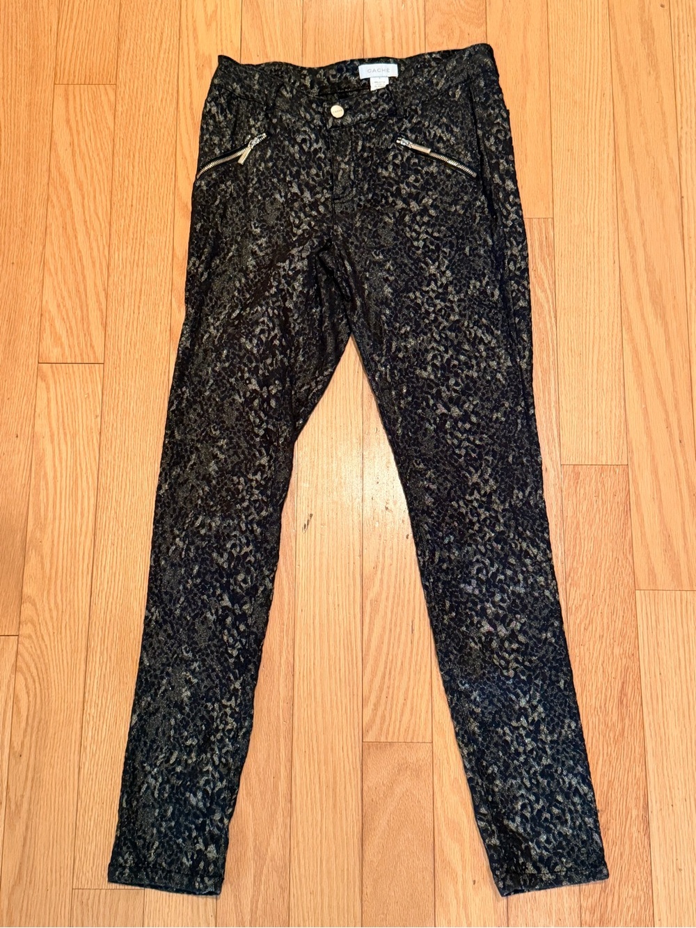 Cache size 4 Womens Black Leopard Print Skinny Jeans with Zip Pockets